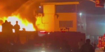 Adana’da geri dönüşüm fabrikası alevlere teslim oldu