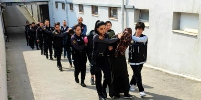 Bakan Soylu'nun Adana'da yönettiği Kökünü Kurutma Operasyonu’nda 9 ’torbacı’ adliyeye sevk edildi