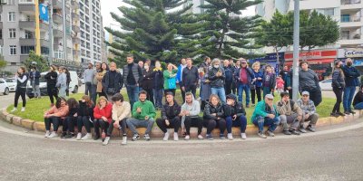 Kontrollü yıkımı film izler gibi izlediler