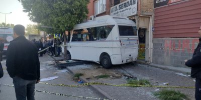 Adana'da dolmuş durağa daldı: 1 ölü, 7 yaralı