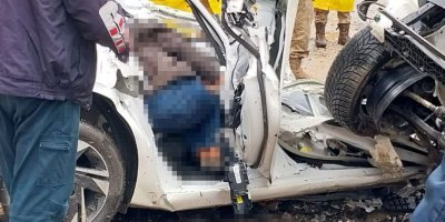 Adana’da otomobilin üzerine kaya parçası düştü: 4 ölü