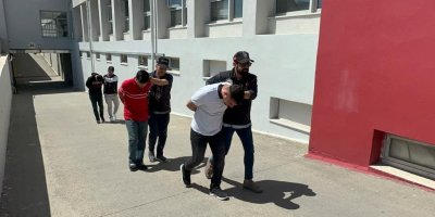 Kitap sayfaları ile sigara paketinde uyuşturucu ele geçirildi: 2 tutuklama