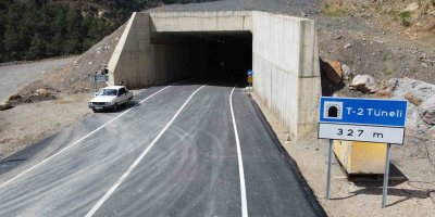 Kozan - Kayseri yolunu 20 dakikadan 5 dakikaya düşüren 2 tünel açıldı