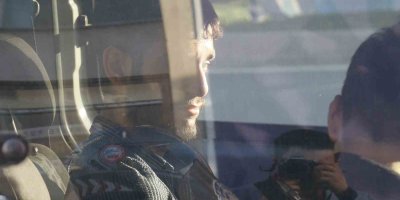 Adana’da Ak Parti Seçim bürosunda bulunan görevli uğradığı bıçaklı saldırıda yaralandı