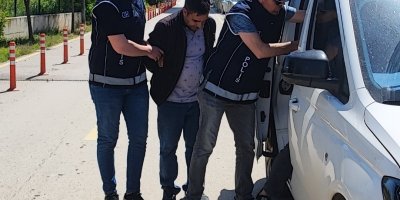 Adana'da kaçak göçmen taşıyan iki kişi yakalandı