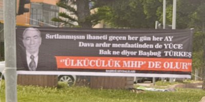 Adana'da ülkücülerden Ayyüce Türkeş'e afişli gönderme