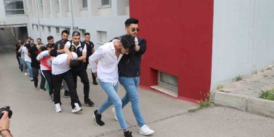 Adana'da “Sazan sarmalı” yöntemiyle 1 milyon liralık vurgun: 7 tutuklama