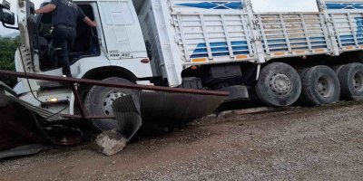 Adana'da kamyon sürücüsü direksiyonu başında ölü bulundu