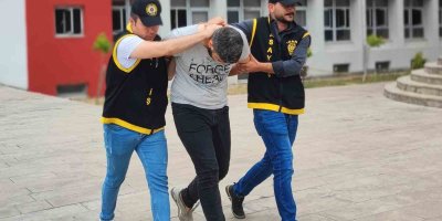 Adana'da yan bakma kavgası: Kafa attığı adam öldü