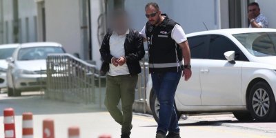 Depremzedeleri bile kullandı, dolandırmak için farklı kılıklara girdi