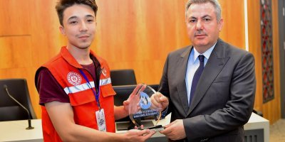 Vali Elban: “Pırıl pırıl gençleri görünce onlara güvenimiz artıyor”