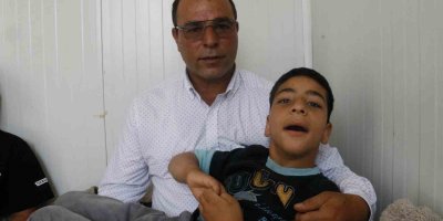 Depremde evsiz kaldı, oğlunun tedavisi için ailesiyle Adana’ya yerleşti
