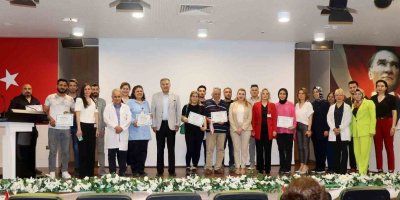 Dünya Tütünsüz Gününde sigarayı bırakan 15 kişiye belge verildi