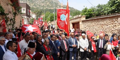 Tarihi Kozan sokaklarında 103 yıllık kurtuluş coşkusu yaşandı