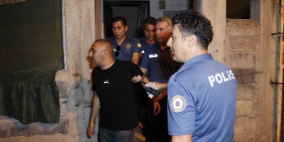 Adana’da havaya ateş açan magandalar ruhsatsız silahlarıyla yakalandı