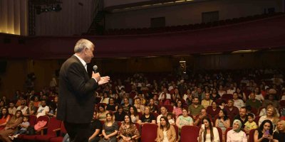 Adana Büyükşehir Belediyesinin kreşlerinde eğitim gören minikler mezun oldu