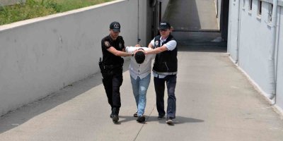 Adana'da uyuşturucu sattığı öne sürülen zanlı tutuklandı