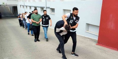 Piyasaya yüzlerce sahte altın süren şüphelilerden 4’ü tutuklandı