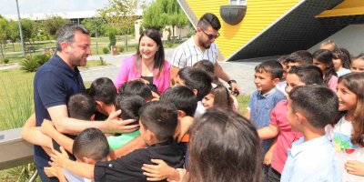 Yüreğir’de baş döndüren eğlence ters ev