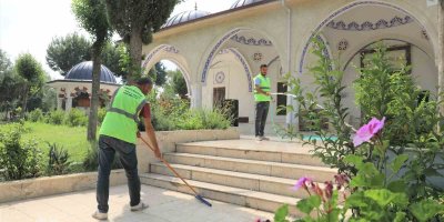 Yüreğir’de camilerde bayram temizliği