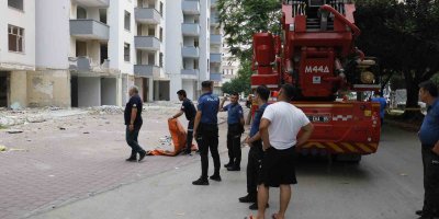 Cüzdanı çalınınca ağır hasarlı binanın damına çıkarak intihara kalkıştı