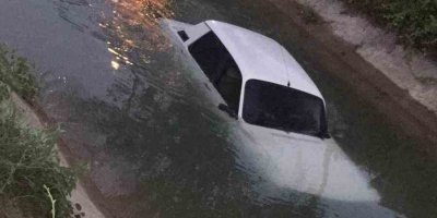 Alkollü sürücü kanala uçtu