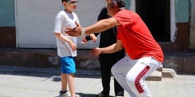 Küçük Semih, 2 yıl sonra yeniden yürüdü