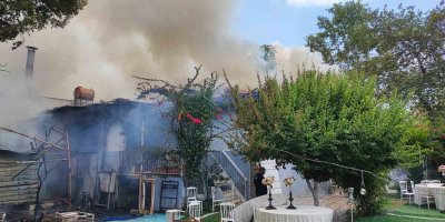 Restoranda başlayıp TSYD’ye sıçrayan yangın kontrol altına alındı