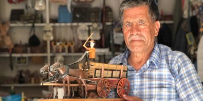 Köy evinin çatısındaki hobisi devlet desteği ile ekmek teknesi oldu