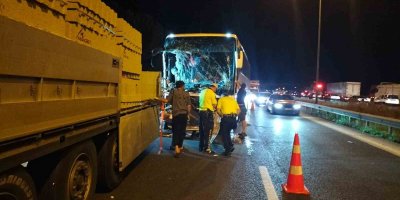Adana’da biri otobüs 7 araç kazaya karıştı: 16 yaralı