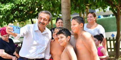 Çukurova’da çocuklar su oyun parklarıyla hem serinliyor hem eğleniyor