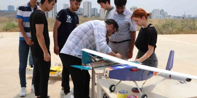 İnsansız hava araçları yapıp, okul pistinde deniyorlar