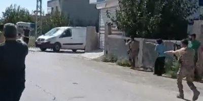 Adana’da iki grup arasındaki taşlı ve sopalı kavgayı polis engelledi