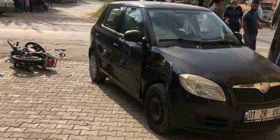 Otomobille çarpışan motosiklet sürücüsü ağır yaralandı