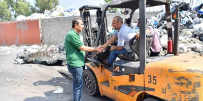 Çukurova Belediye Başkanı Çetin, iş yerleri yanan esnafın yanında