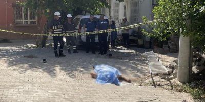 Elektrik direğine çıkan adam akıma kapılıp hayatını kaybetti