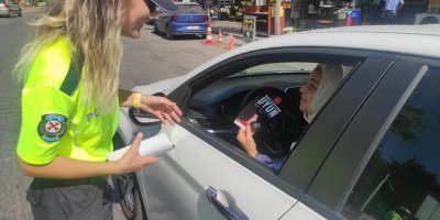 Adana’da trafik polislerinden "yaya geçidi" uyarısı