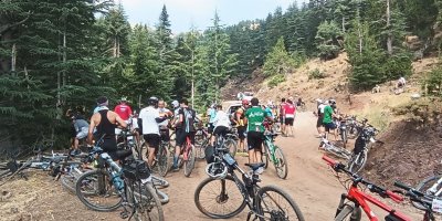 Bisiklet sporcuları zirve için yarıştı