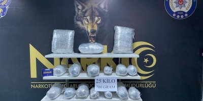 Adana'da 25 kilo 700 gram esrar ele geçirildi, 2 şüpheli tutuklandı
