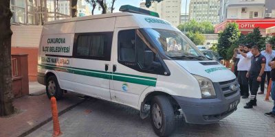 Evden gelen kokulardan şüphelendiler: Evinde öldüğü ortaya çıktı