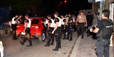 Adana’da narkotik polisi, uyuşturucu tacirlere göz açtırmıyor
