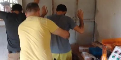 Adana’da kaçak sigara üretilen eve operasyon: 3 gözaltı