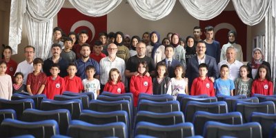 Başkan Akgedik öğrencileri yalnız bırakmadı