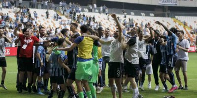 10 eksikle çıkan Adana Demirspor Beşiktaş'ı 4 golle geçti!