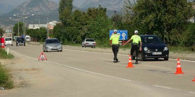 Trafikte sürücülerin kural ihlalleri dron destekli denetime takıldı