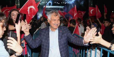 Adana Büyükşehir Belediyesi’nin Cumhuriyet kutlamaları sürüyor