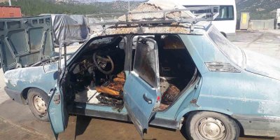 Otomobil alev aldı 3 kişi yaralandı 1 koyun telef oldu