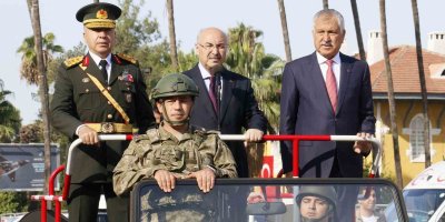 Adana’da Türkiye Cumhuriyeti’nin 100. yıl coşkusu