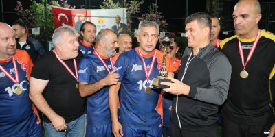 Raftaki Kramponlar Turnuvası'nın şampiyonu; "Adana Şöhretler"