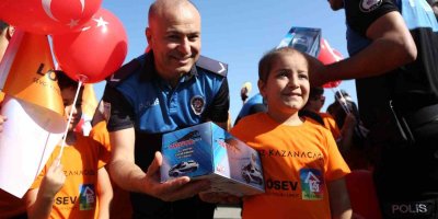 Lösemili çocuklara polisten moral